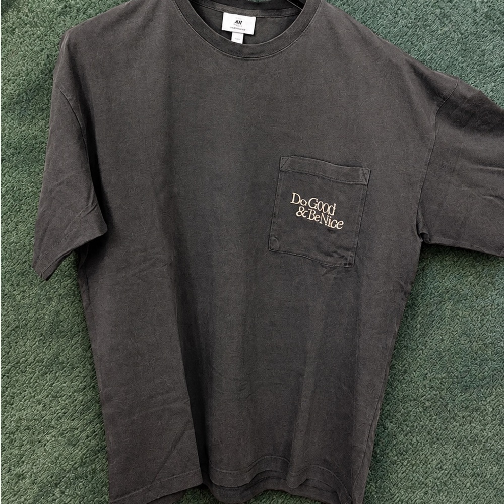 H&M Black Short-Sleeve Pocket Tee with 'Do Good & Be Nice' Print